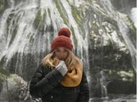 Sara Underwood i piękne wodospady